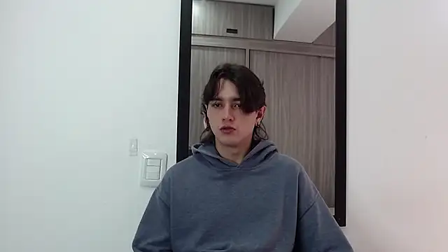 Snapshot of alex_connorr chatting on 02-19-25, 04:00 alex connorr online show from 02-19-25, 04:00