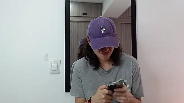 Snapshot of alex_connorr chatting on 02-06-25, 04:58 alex connorr online show from 02-06-25, 04:58