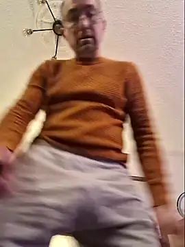 Snapshot of bibananaman chatting on 11-02-25, 11:10 bibananaman online show from 11-02-25, 11:10