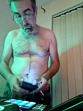 Snapshot of bibananaman chatting on 10-02-25, 02:04 bibananaman online show from 10-02-25, 02:04