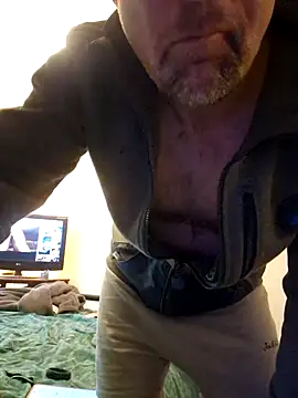 Snapshot of bibananaman chatting on 10-13-25, 10:39 bibananaman online show from 10-13-25, 10:39