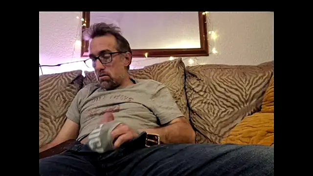 Snapshot of bibananaman chatting on 02-07-25, 06:24 bibananaman online show from 02-07-25, 06:24