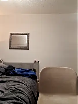 Snapshot of bibananaman chatting on 09-20-25, 02:05 bibananaman online show from 09-20-25, 02:05