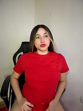 Snapshot of Sophie_spencer1 chatting on 04-24-26, 04:25 Sophie spencer1 online show from 04-24-26, 04:25