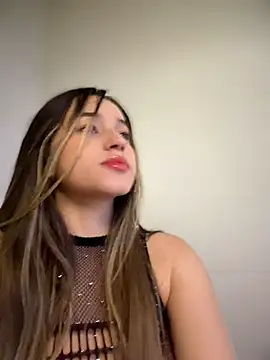 Snapshot of Sophie_spencer1 chatting on 06-30-26, 03:06 Sophie spencer1 online show from 06-30-26, 03:06