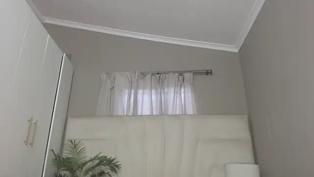 naughtyblackdolie online show from 02-12-26, 06:02