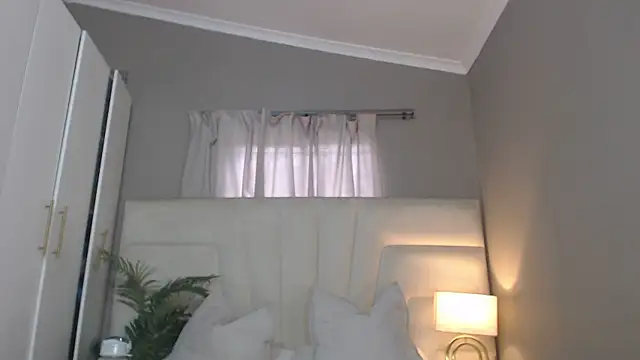 naughtyblackdolie online show from 01-09-26, 09:05