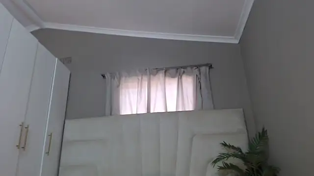 naughtyblackdolie online show from 02-11-25, 12:47