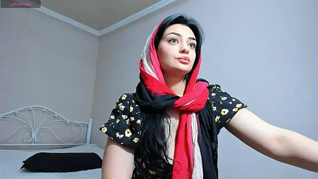 Snapshot of _cleopattra_ chatting on 12-23-24, 04:28  cleopattra  online show from 12-23-24, 04:28