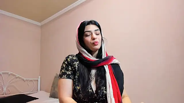 Snapshot of _cleopattra_ chatting on 12-27-24, 06:42  cleopattra  online show from 12-27-24, 06:42