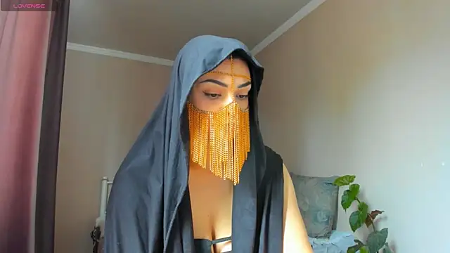 Snapshot of _cleopattra_ chatting on 10-12-25, 07:54  cleopattra  online show from 10-12-25, 07:54