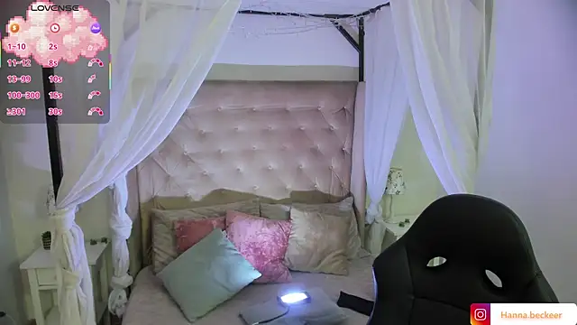 Hanna  Becker  online show from 01-14-26, 04:16