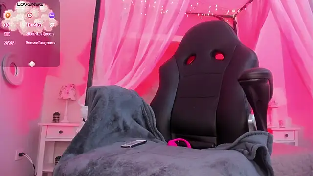 Hanna  Becker  online show from 11-05-25, 02:14