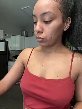 Snapshot of juicyyy323 chatting on 12-19-24, 10:32 juicyyy323 online show from 12-19-24, 10:32