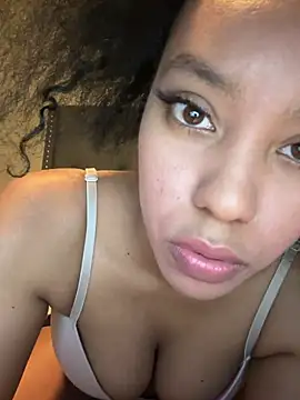 Snapshot of juicyyy323 chatting on 01-08-25, 01:53 juicyyy323 online show from 01-08-25, 01:53