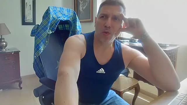 Snapshot of slzypvtpig chatting on 05-08-26, 04:44 slzypvtpig online show from 05-08-26, 04:44