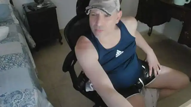 Snapshot of slzypvtpig chatting on 04-22-26, 06:20 slzypvtpig online show from 04-22-26, 06:20