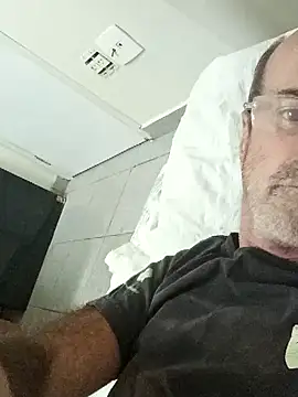 Snapshot of wel9238 chatting on 02-05-26, 03:35 wel9238 online show from 02-05-26, 03:35