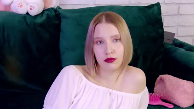 LiliLinn online show from 03-05-25, 02:34
