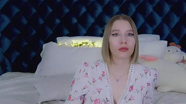 LiliLinn online show from 03-19-25, 08:12