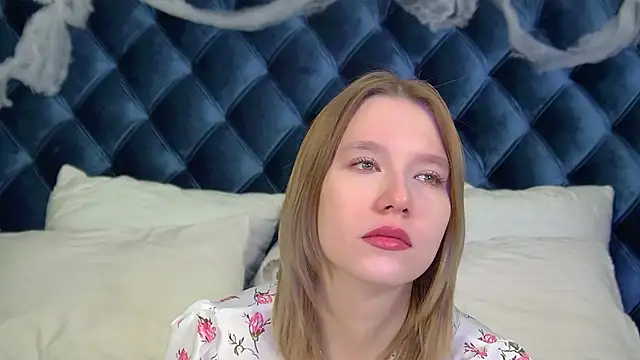 LiliLinn online show from 11-03-25, 04:39