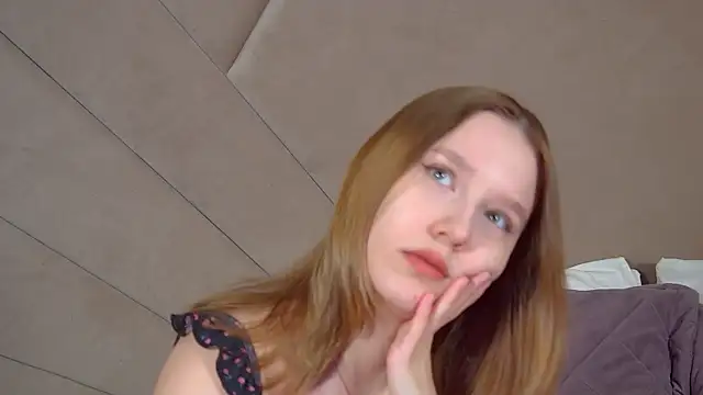 LiliLinn online show from 07-18-26, 04:32