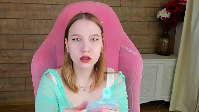 LiliLinn online show from 07-07-26, 04:37