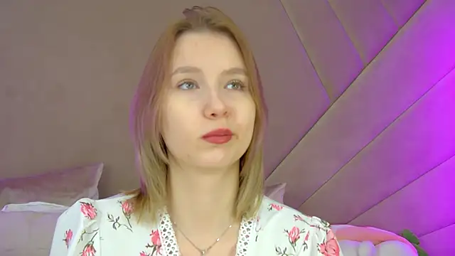 LiliLinn online show from 09-26-25, 04:30