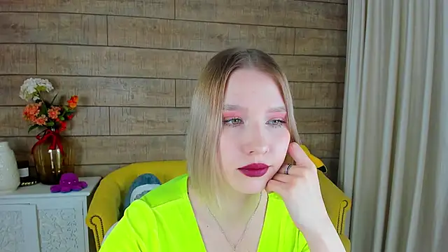 LiliLinn online show from 02-26-25, 10:38