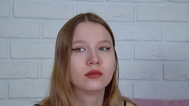LiliLinn online show from 06-23-26, 04:21