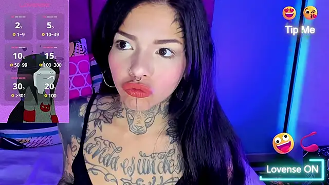 Snapshot of NinaInk chatting on 03-01-25, 12:45 NinaInk online show from 03-01-25, 12:45