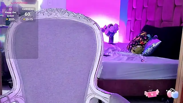Snapshot of NinaInk chatting on 03-10-25, 11:01 NinaInk online show from 03-10-25, 11:01