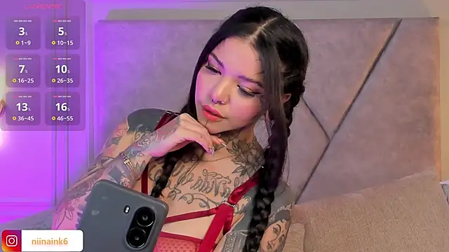 Snapshot of NinaInk chatting on 09-28-25, 02:46 NinaInk online show from 09-28-25, 02:46