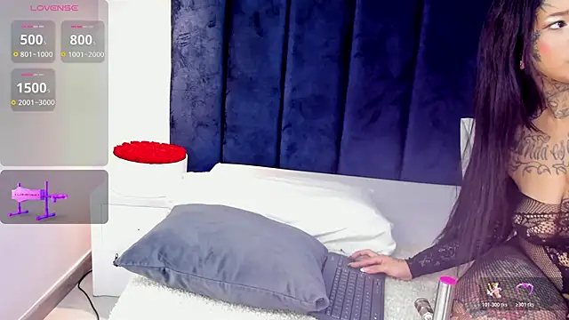 NinaInk online show from 11-28-25, 12:05