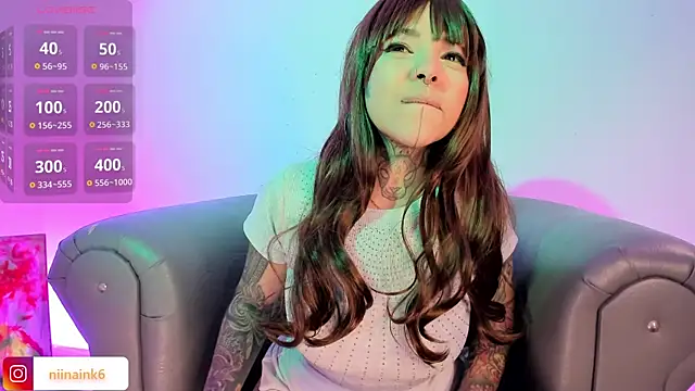Snapshot of NinaInk chatting on 09-23-25, 01:51 NinaInk online show from 09-23-25, 01:51