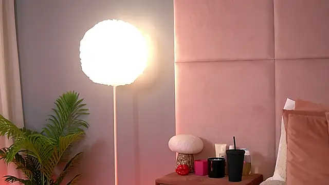 AlmaLuv online show from 04-10-26, 03:57