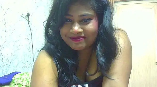 Snapshot of sexy_roma chatting on 03-08-25, 06:05 sexy roma online show from 03-08-25, 06:05