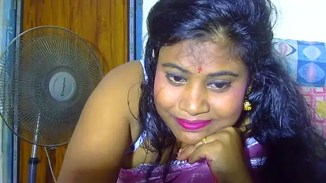 Snapshot of sexy_roma chatting on 09-20-25, 05:07 sexy roma online show from 09-20-25, 05:07