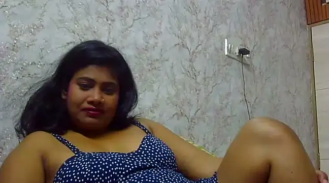 Snapshot of sexy_roma chatting on 03-13-25, 06:12 sexy roma online show from 03-13-25, 06:12