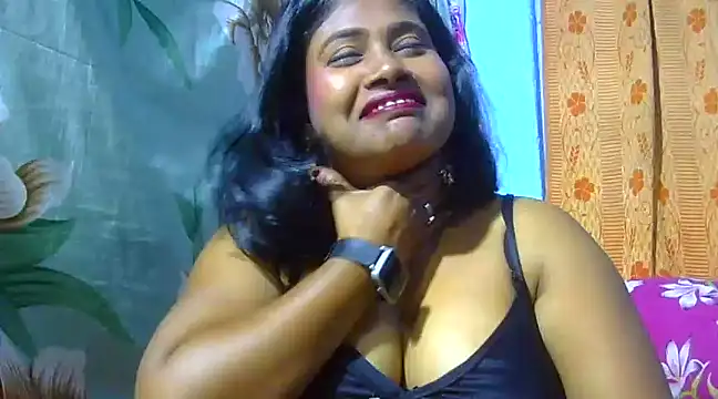 Snapshot of sexy_roma chatting on 02-05-25, 06:37 sexy roma online show from 02-05-25, 06:37