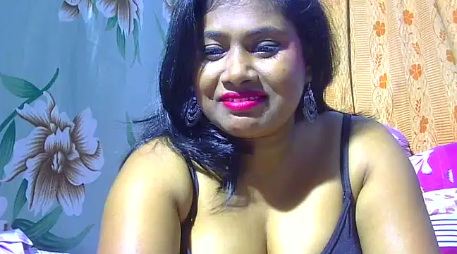 Snapshot of sexy_roma chatting on 01-28-25, 06:39 sexy roma online show from 01-28-25, 06:39