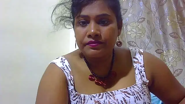 Snapshot of sexy_roma chatting on 10-26-25, 01:44 sexy roma online show from 10-26-25, 01:44