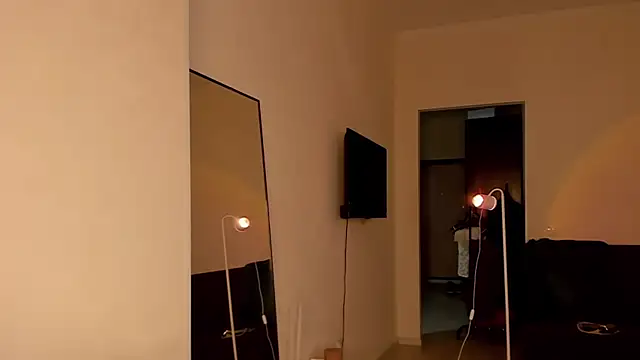 elliemintlover online show from 09-17-25, 08:44