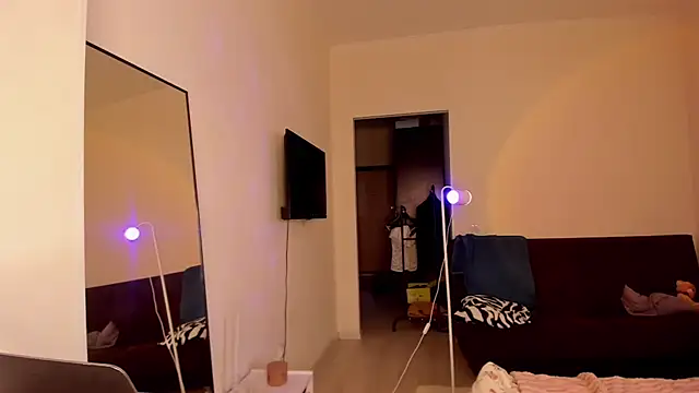 elliemintlover online show from 09-18-25, 09:29