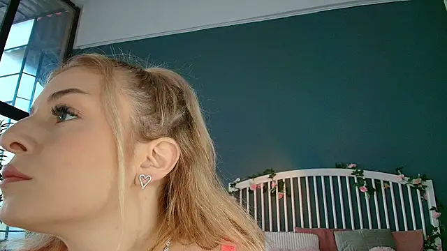 AlicePirs online show from 05-11-26, 04:03