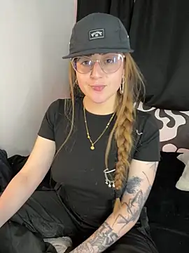 tekila   online show from 10-17-25, 10:22