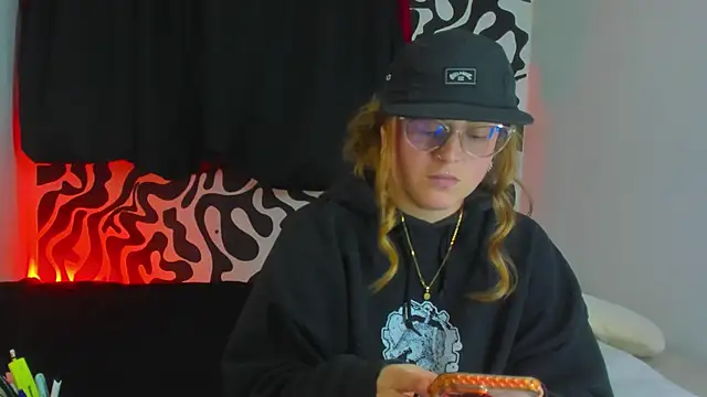 tekila   online show from 10-24-25, 10:42