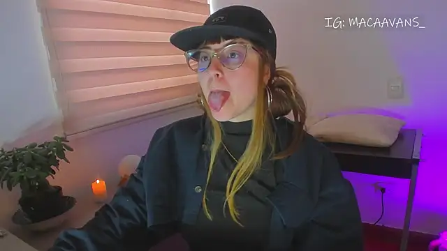 tekila   online show from 03-26-26, 10:40