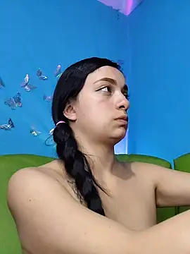 Snapshot of evelyn_prince1 chatting on 05-12-26, 04:20 evelyn prince1 online show from 05-12-26, 04:20