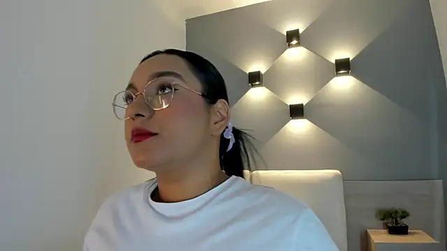 ellamontoya online show from 10-27-25, 12:39